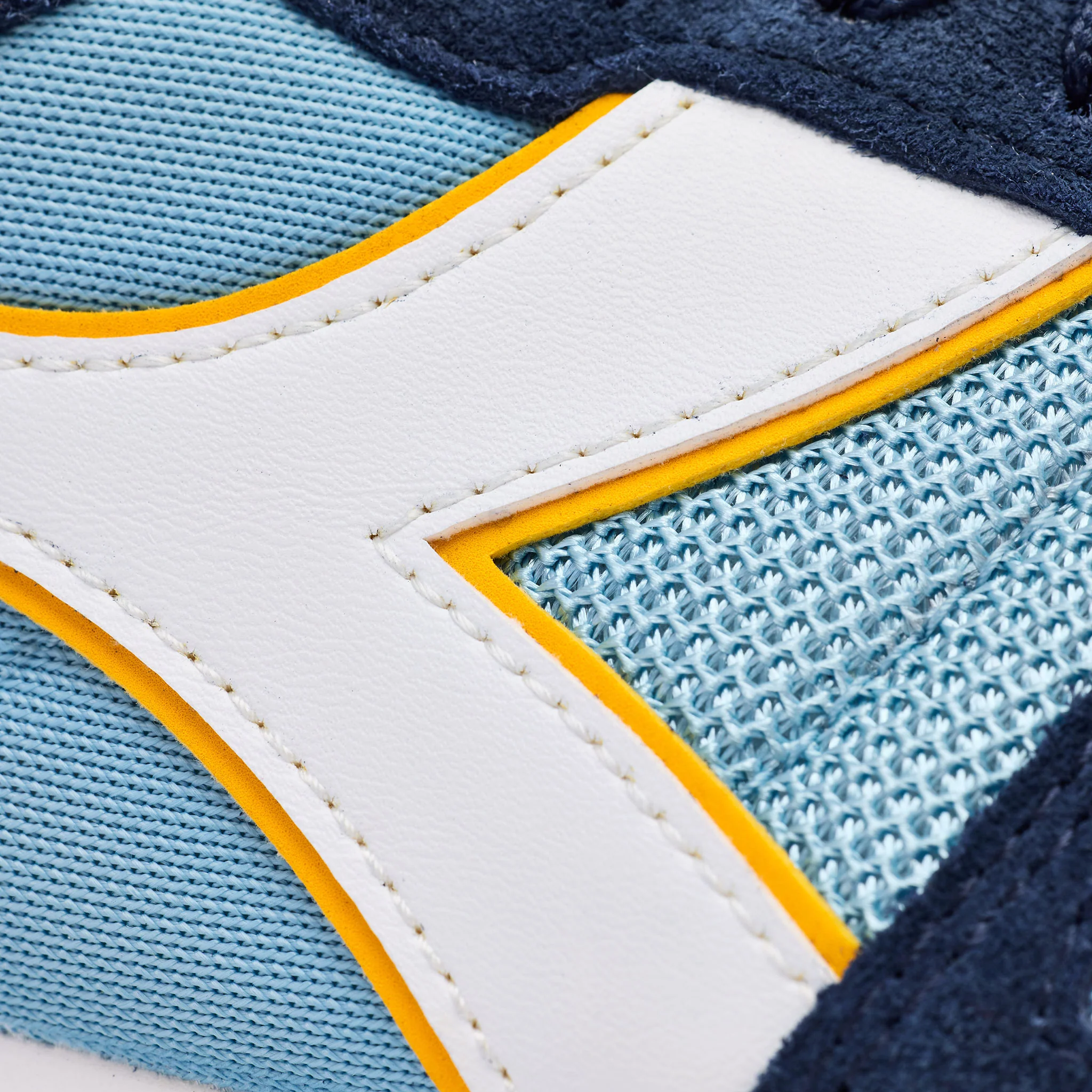 Diadora Titan Trainers Navy/Yellow