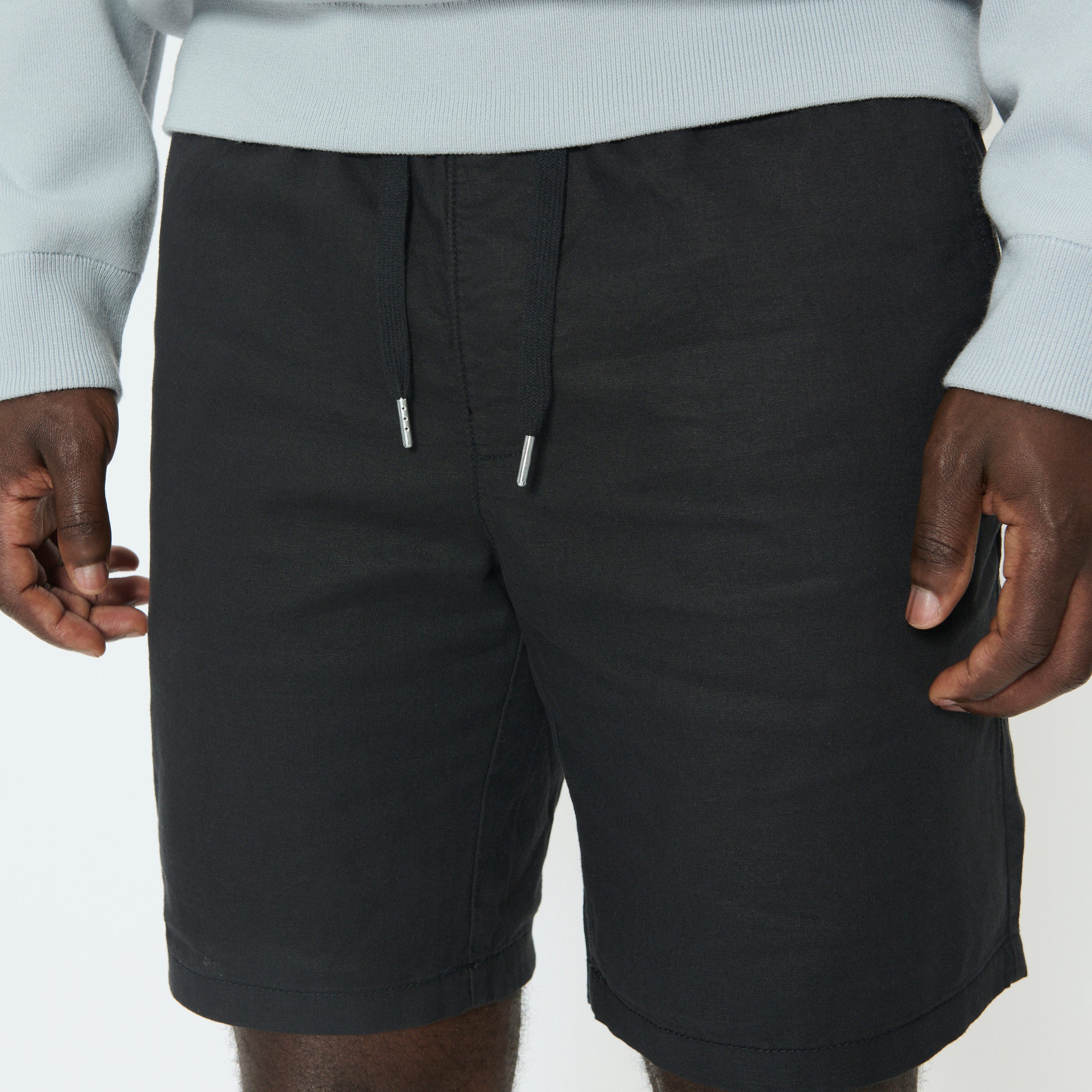 Matinique Barton Linen Shorts Black
