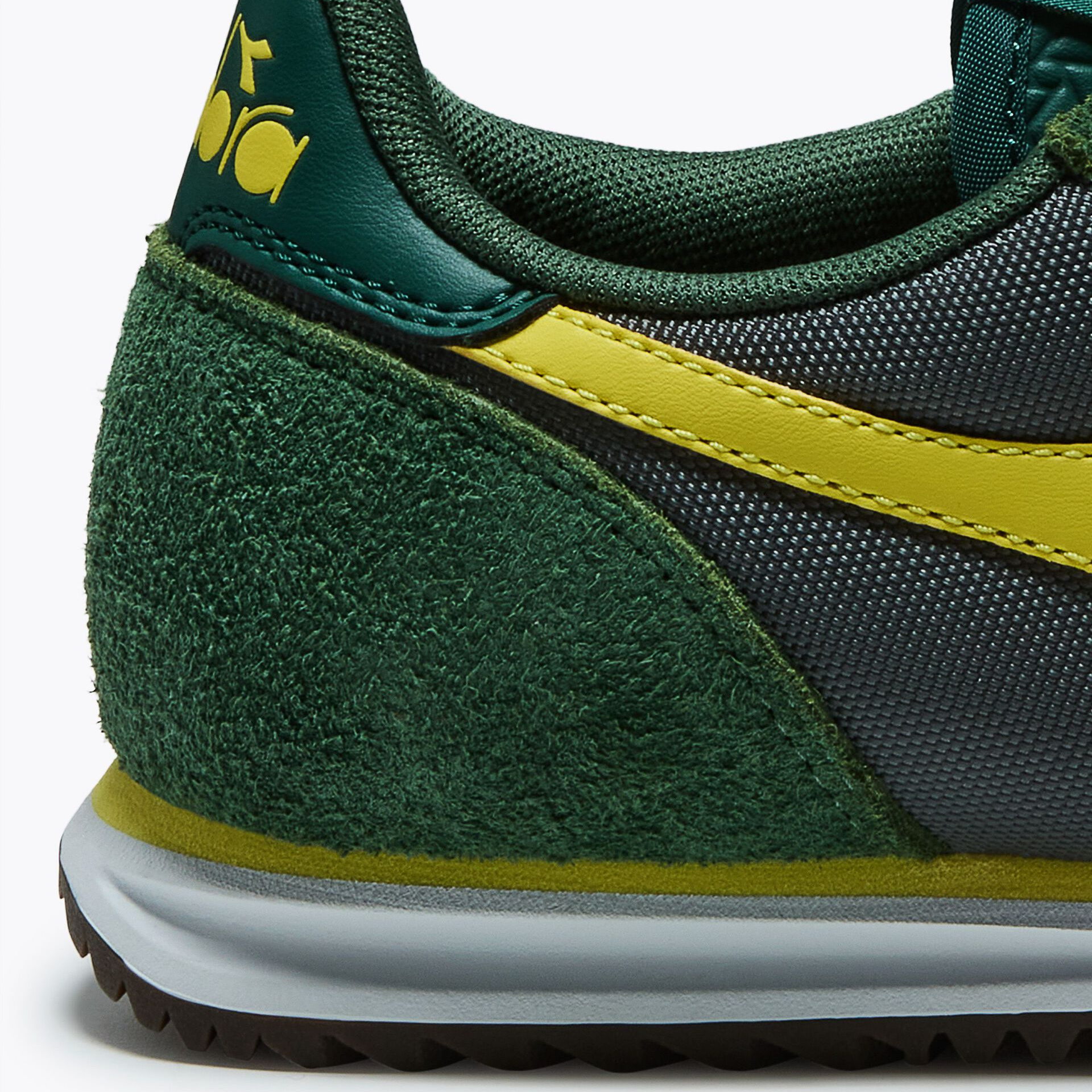 Diadora Cross Suede Trainers Green