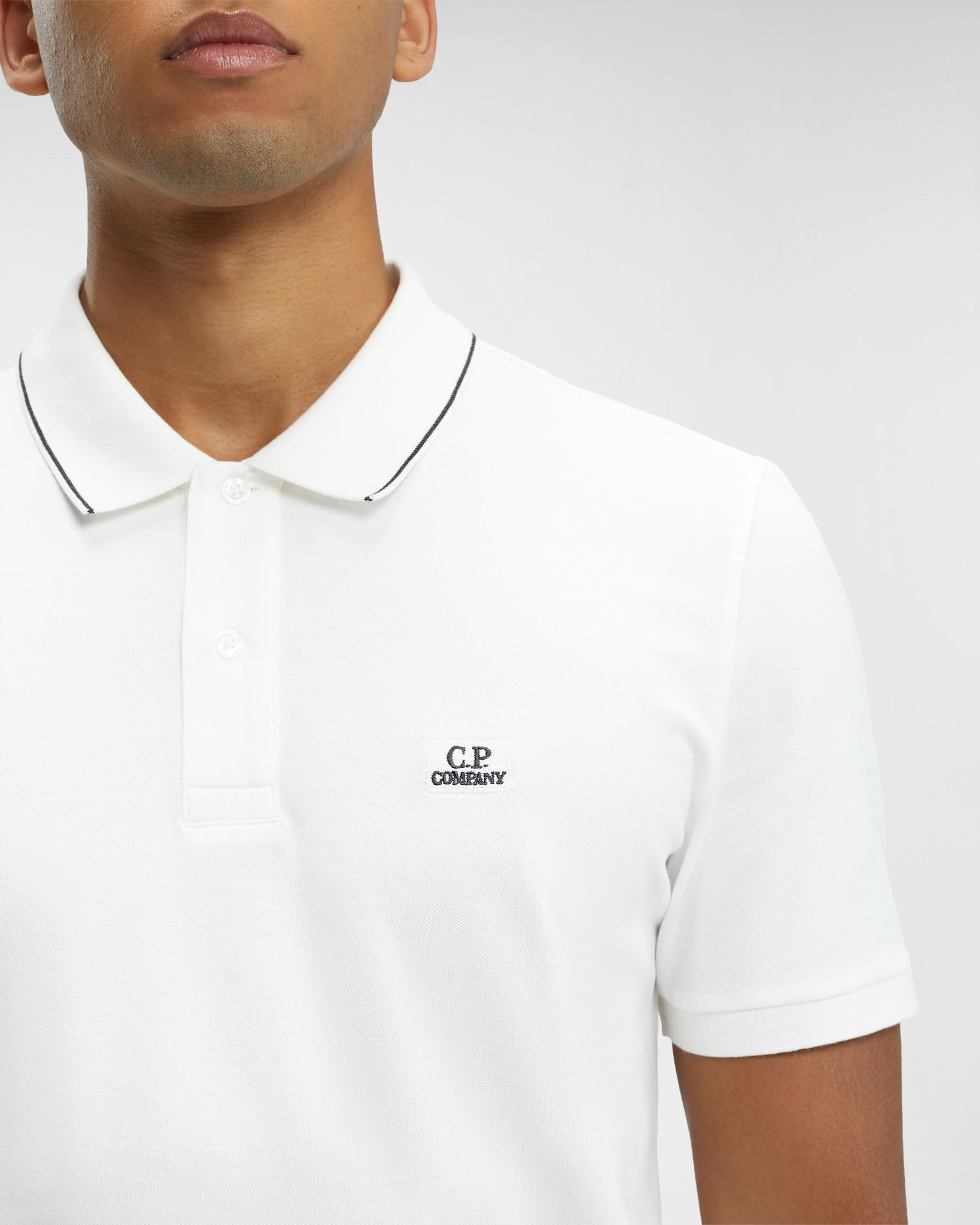 ポロシャツ C.P. COMPANY Men Polo Shirts 18CMKN073A004037A 103 White Men's CP Company Slim Fit Polo Shirt - White - Short Sleeve