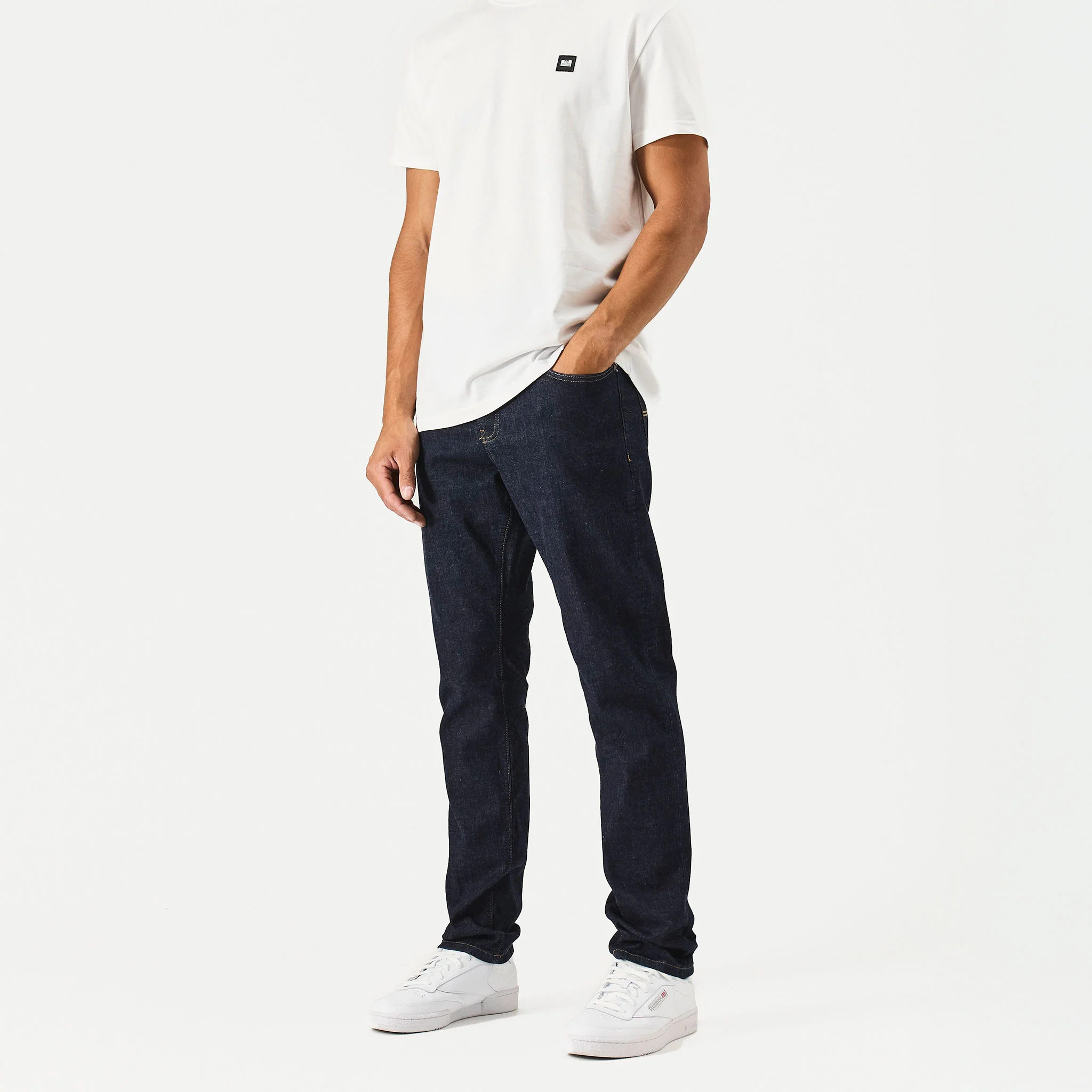 Weekend Offender Tapered Jeans Dark Rinse