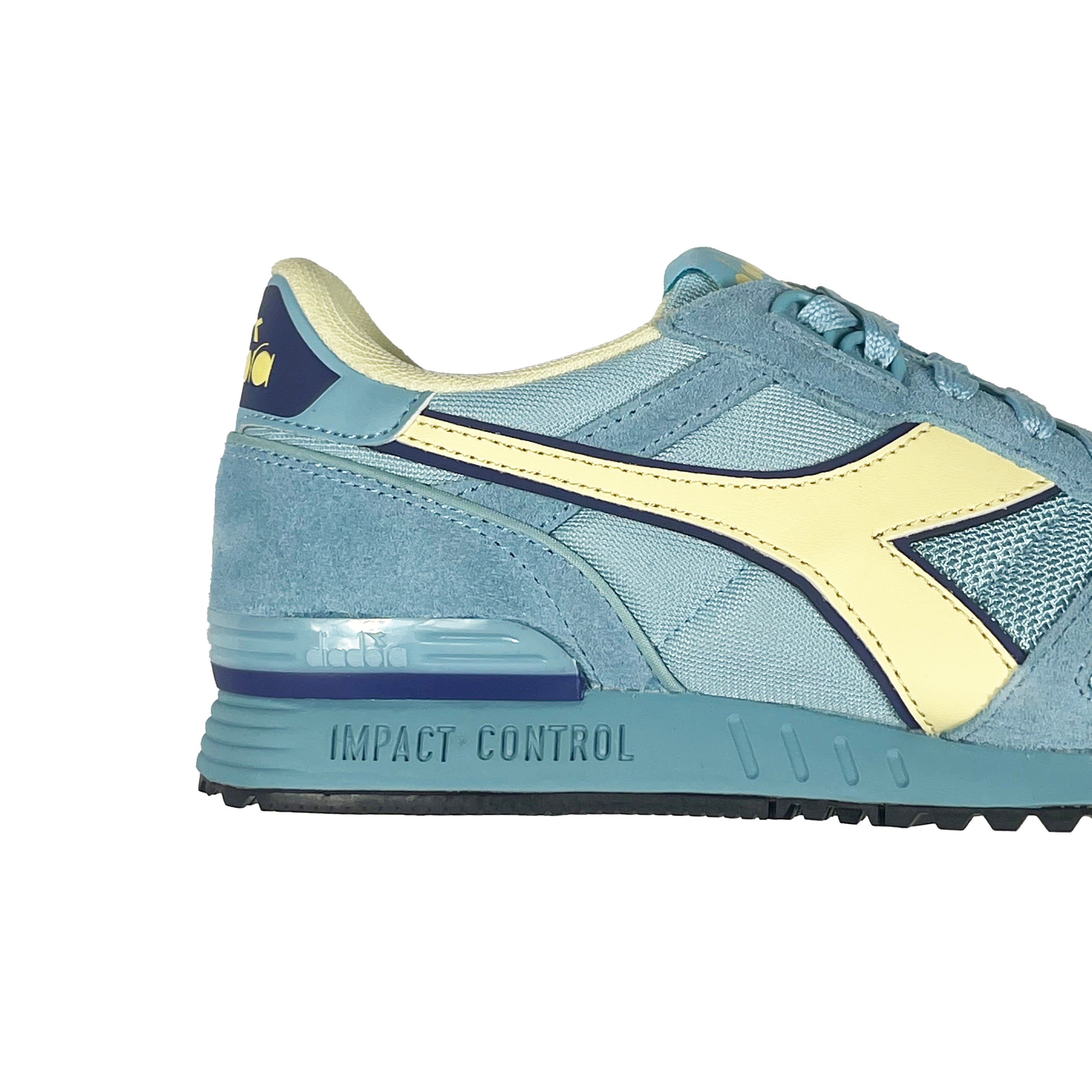 Diadora Titan Trainers Sky