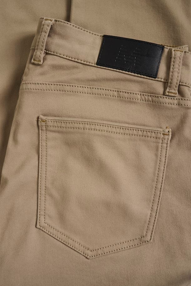 Matinique Pete Hybrid Pants Beige - Urban Menswear